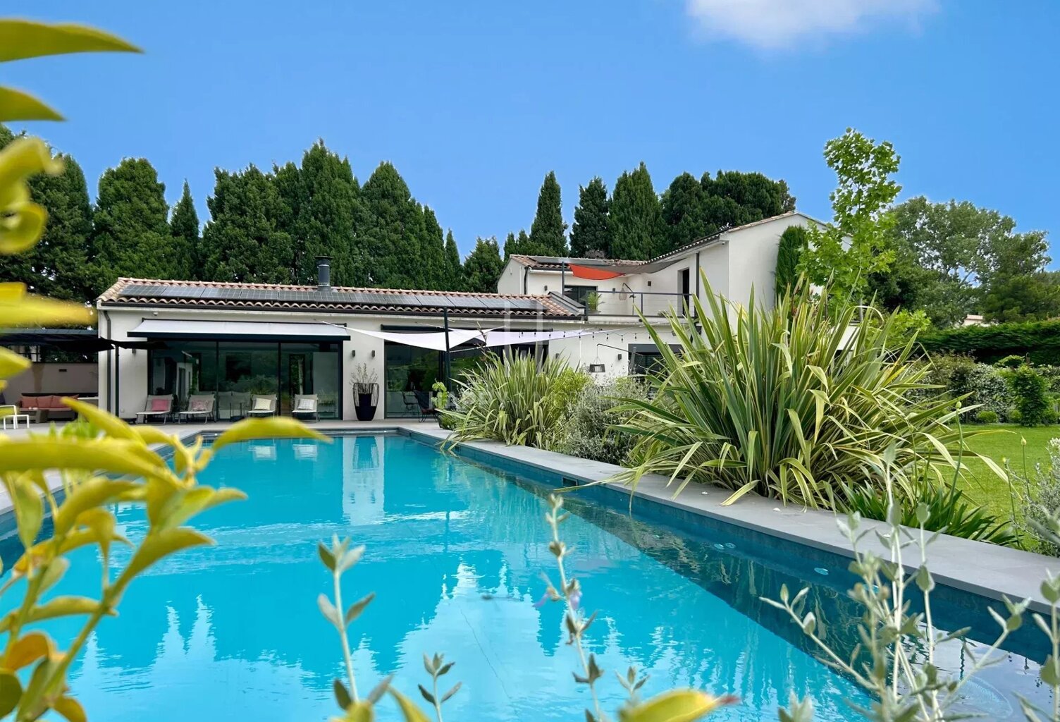 St Rémy de Provence : Propriété contemporaine — photo 1