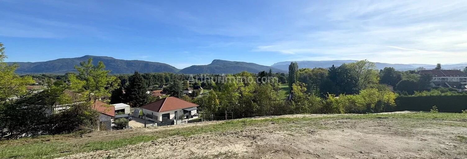Terrain  707 m² à vendre à Les Avenières Veyrins-Thuellin (38630)