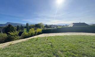 Terrain  818 m² à vendre à Les Avenières Veyrins-Thuellin (38630)