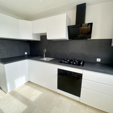 Appartement 4 pièces 950 €