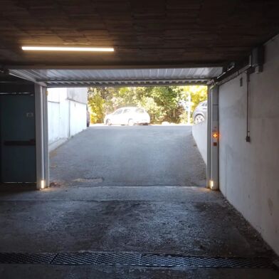 Garage  23000 €