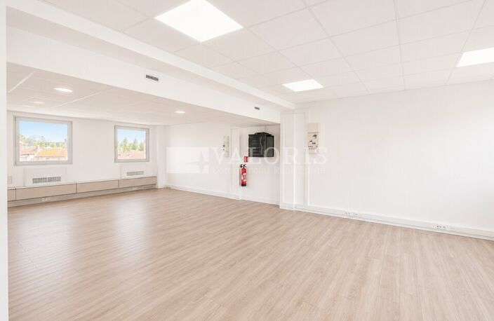 BUREAUX à LOUER — photo 3