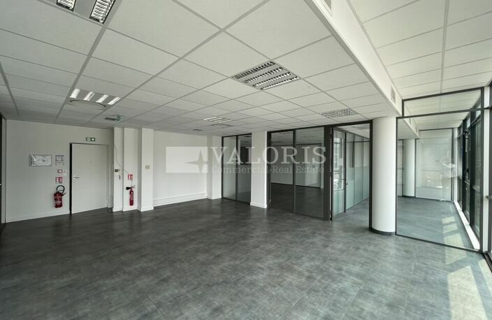 BUREAUX à LOUER — photo 3