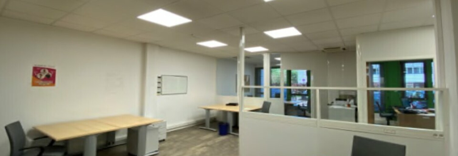 Bureau  183 m² à louer à Bron (69500)