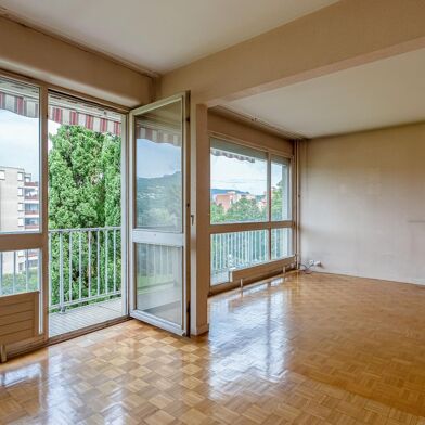 Appartement 4 pièces 180000 €