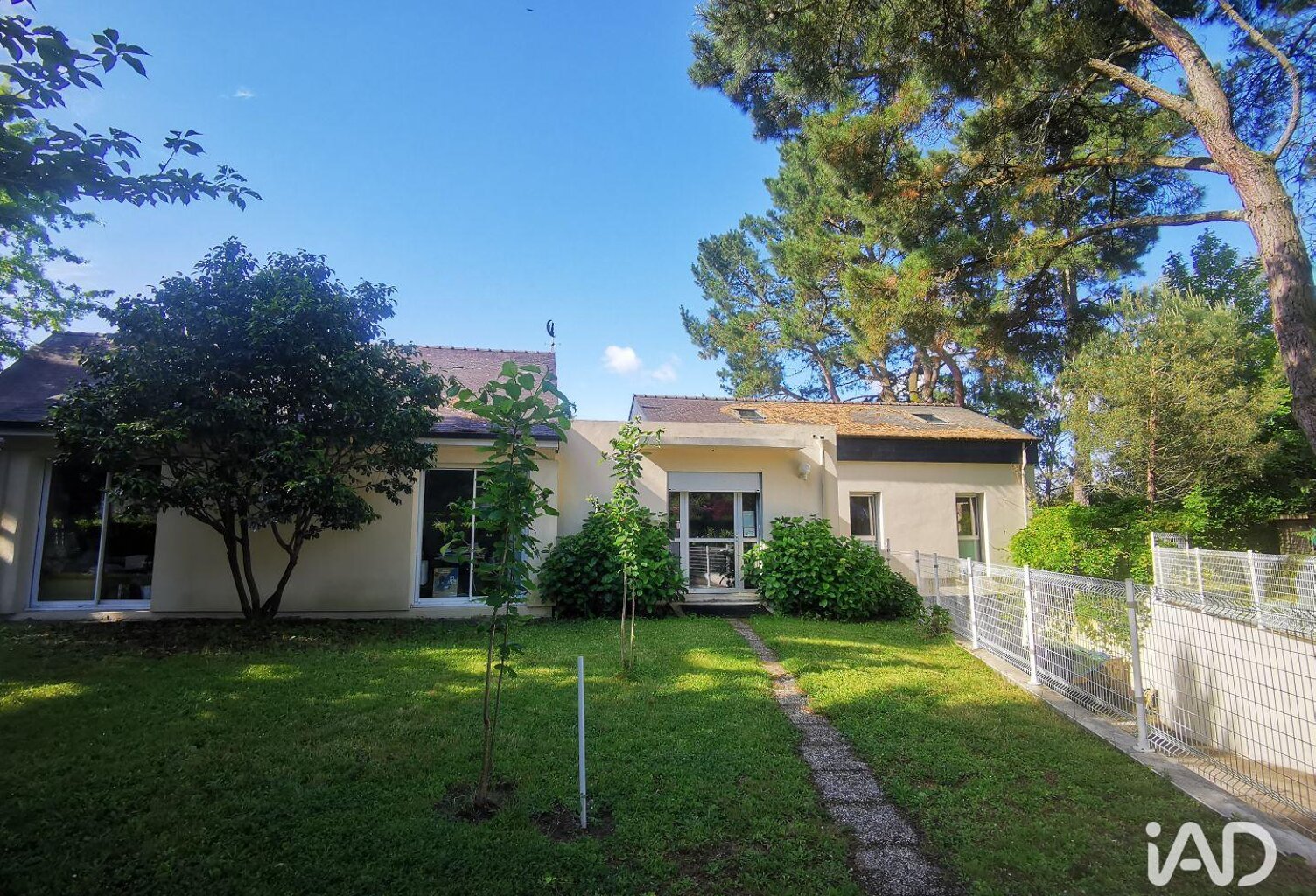 Vente Bureaux 130 m&sup2; — photo 1