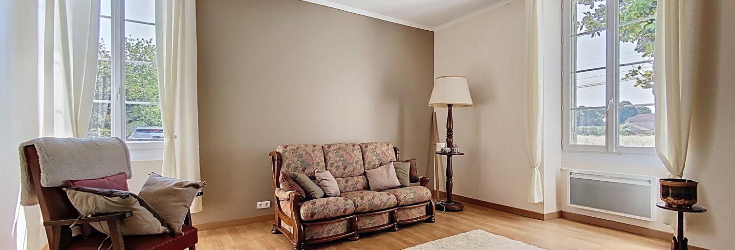 Maison 9 Pièces 267 m² à vendre à Saint-Pierre-d'Aurillac (33490)