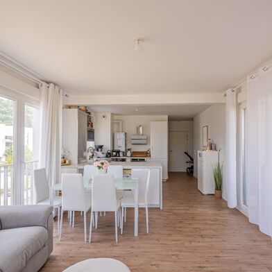 Appartement 3 pièces 251904 €