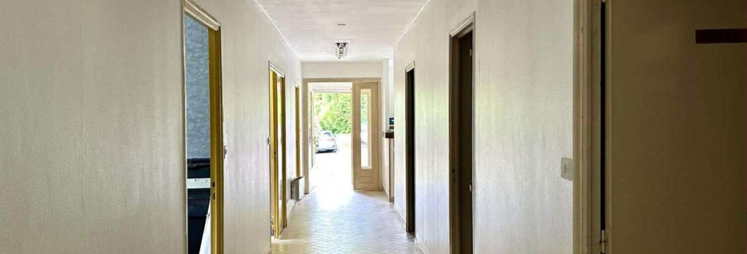 Commerce  162 m² à vendre à Floing (08200)