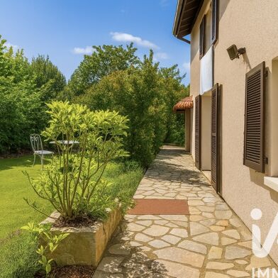 Maison 8 pièces 399600 €