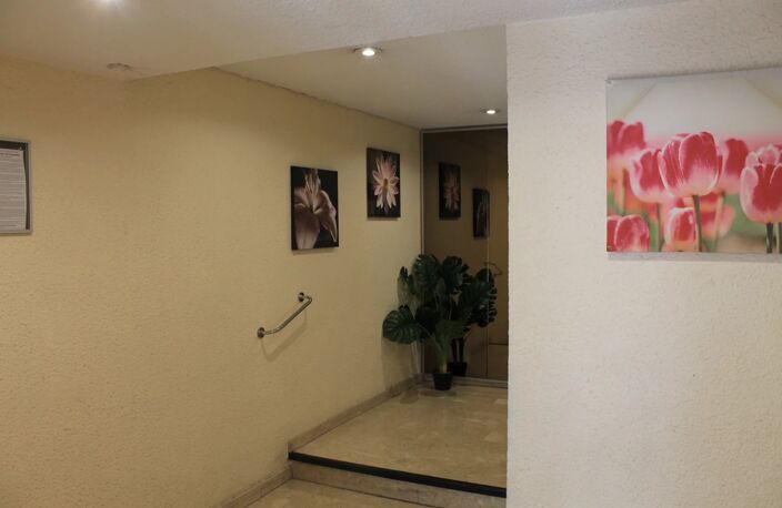 BAS  MADELEINE-4 PIECES-Balcon-TERRASSE — photo 3
