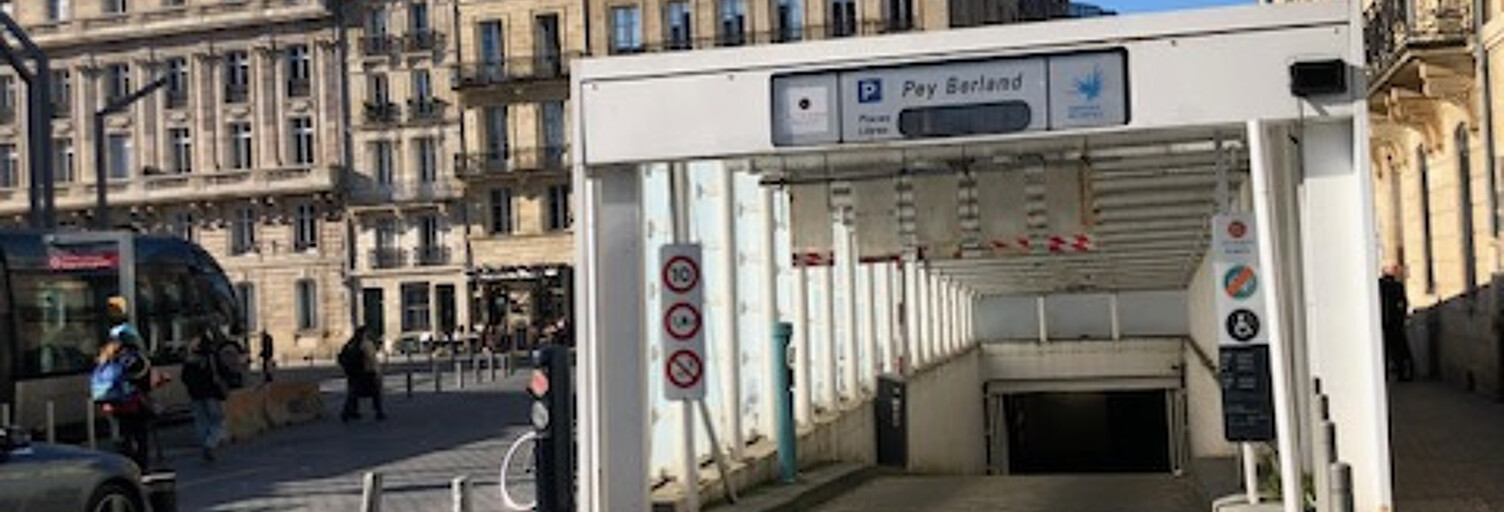 Garage   m² à vendre à Bordeaux (33000)