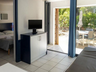 T2 - LOU CASTEL — photo 3
