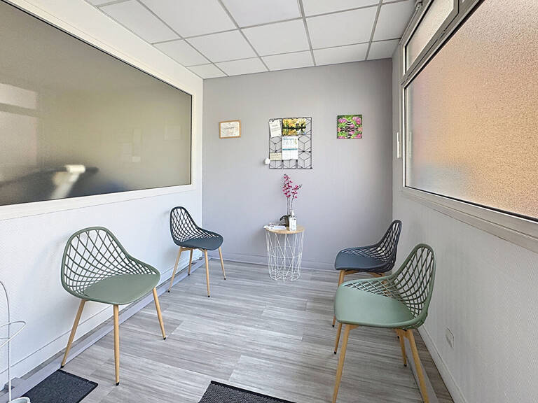MURS COMMERCIAUX  Bourgoin Jallieu 98.32 m2 — photo 1