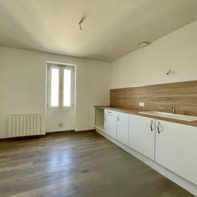 Appartement 4 pièces 750 €