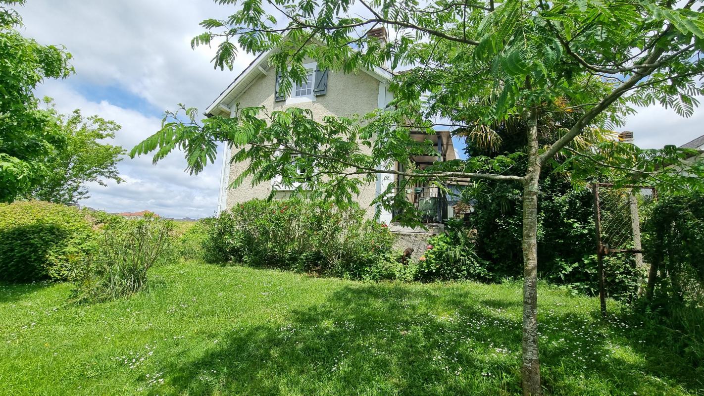 Villa / Maison  T5 à vendre Poey-de-Lescar 64230