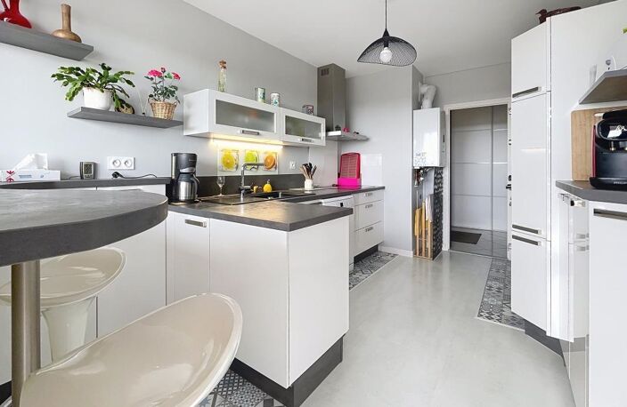 APPARTEMENT AVEC TERRASSE, VUE MER, DERNIER ETAGE, ASCENSEUR — photo 3
