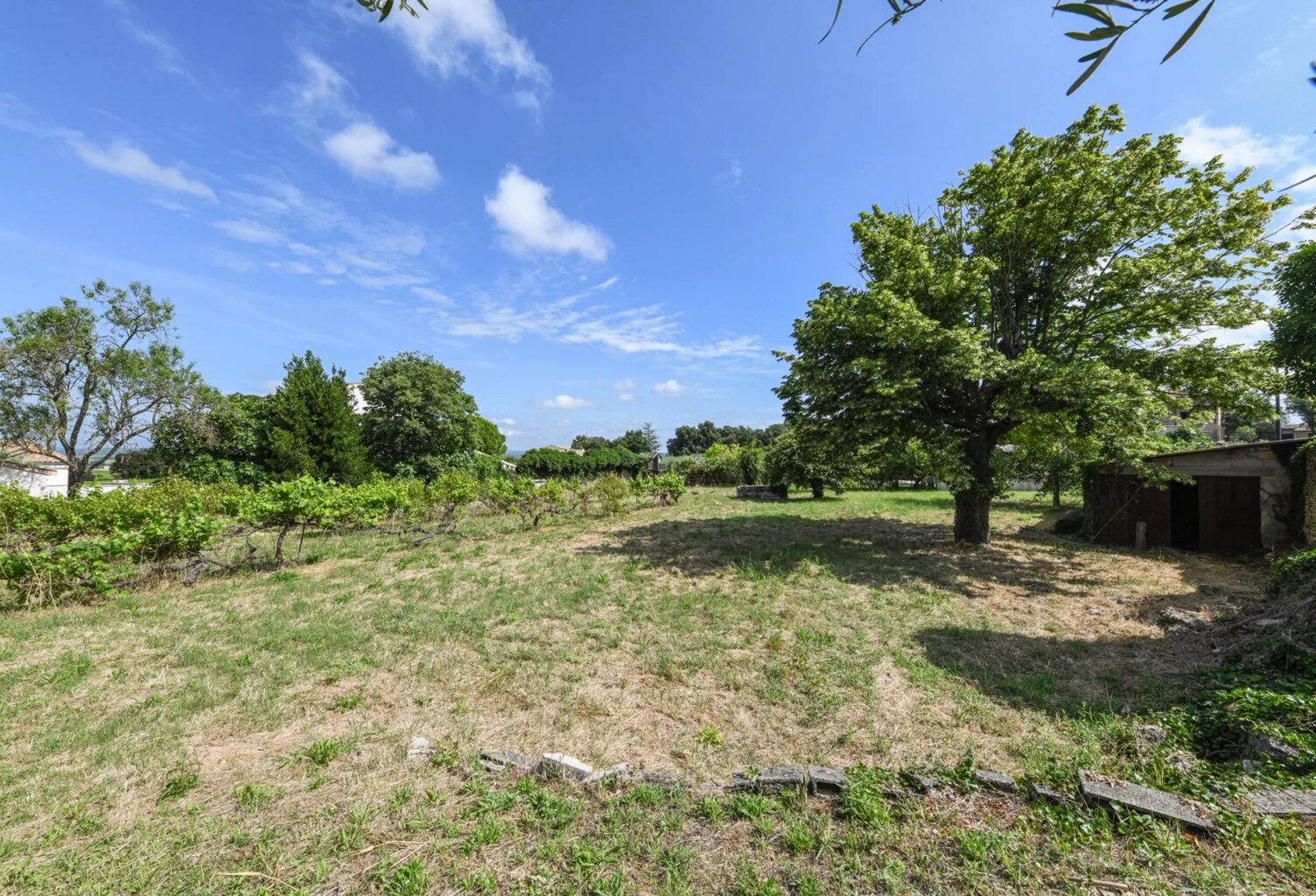 Terrain constructible à proximité d'Uzès — photo 1