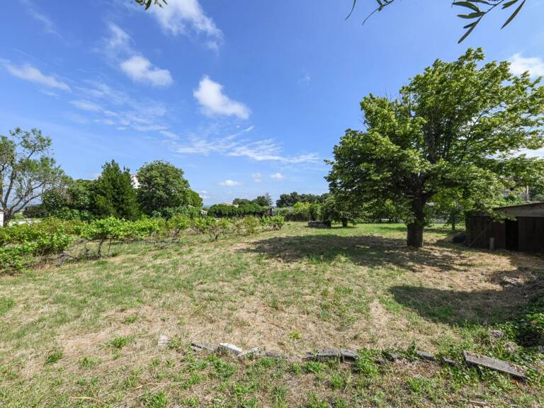 Terrain constructible à proximité d'Uzès — photo 1