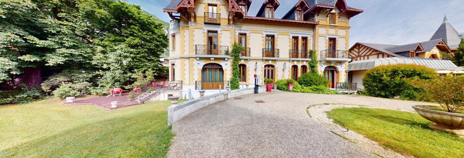 Maison 16 Pièces 1000 m² à vendre à Tarascon-sur-Ariège (09400)