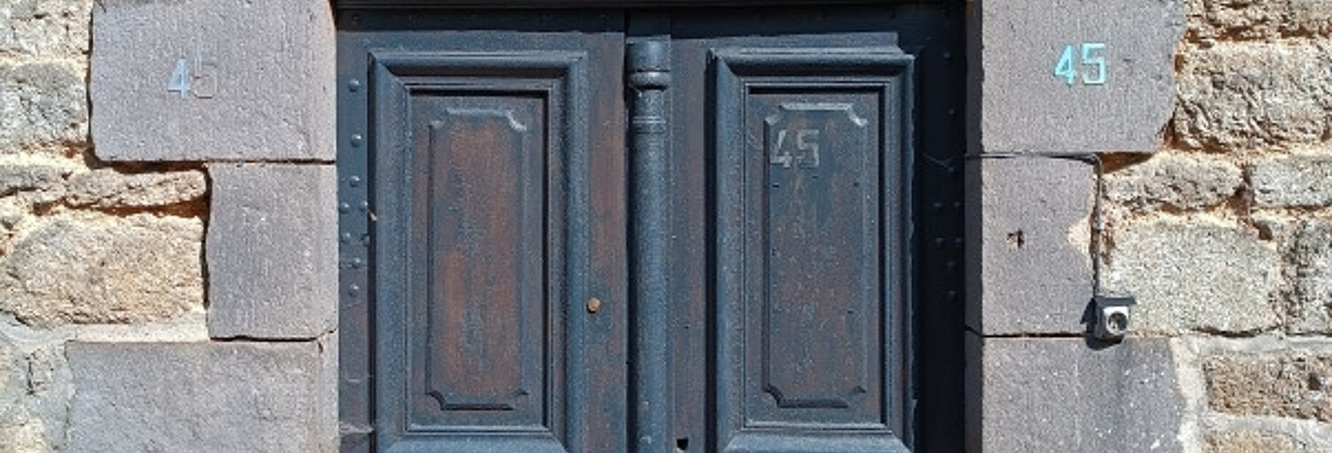 Maison 11 Pièces 281 m² à vendre à Thiers (63300)