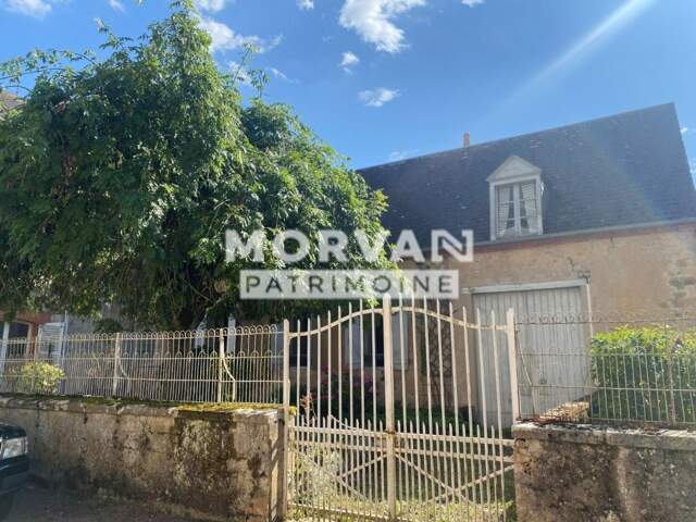 MAISON DE CARACTERE 142.64 m COEUR VILLAGE BAZOIS AVEC GARAGE ET COUR - 69 000 € — photo du bien