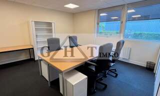 Bureau  130 m² à louer à Buc (78530)