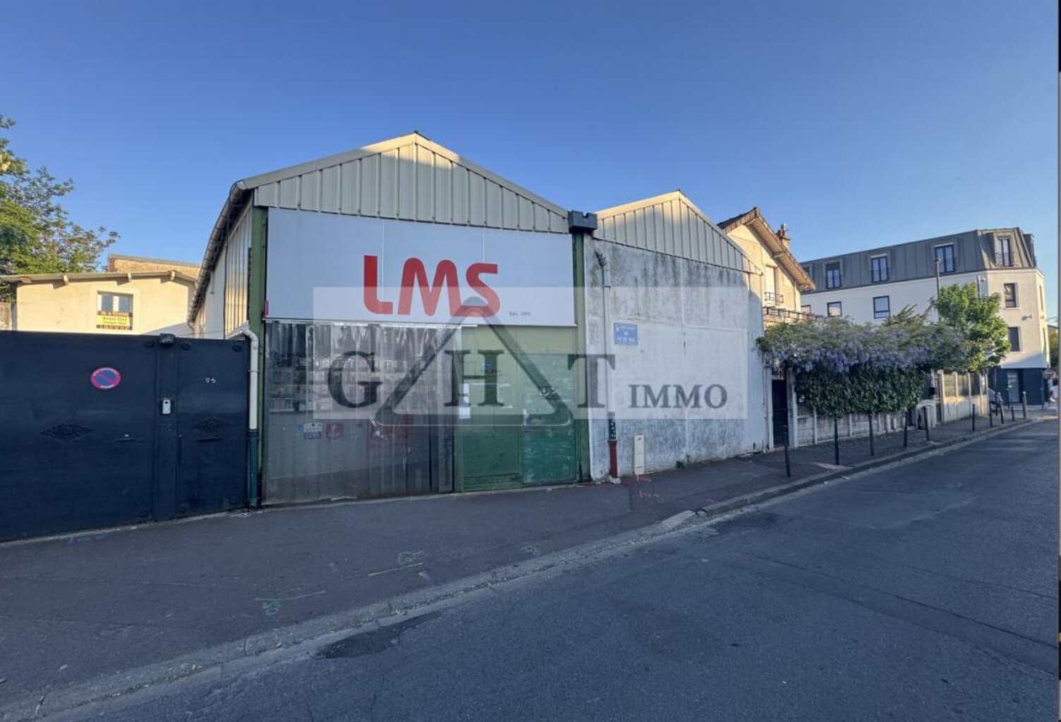 Entrepôt à louer – 170 m² – Asnières — photo 1
