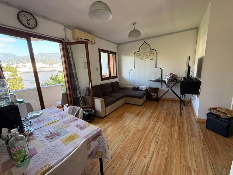 À Saint-Denis, appartement F3 de 60 m2 avec Grande terrasse — photo 1