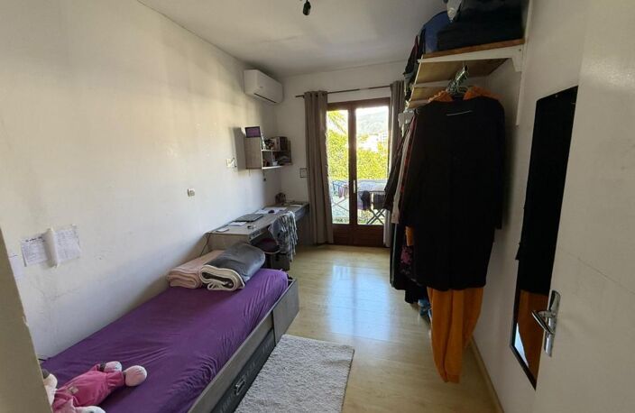 À Saint-Denis, appartement F3 de 60 m2 avec Grande terrasse — photo 4