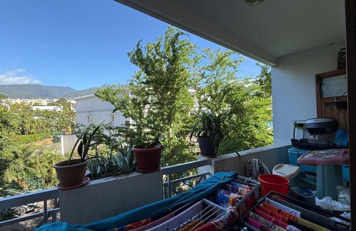 À Saint-Denis, appartement F3 de 60 m2 avec Grande terrasse — photo 2
