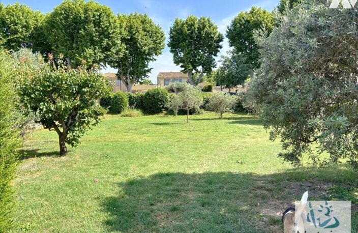 Vente terrain   Saint-Étienne-du-Grès (13103) — photo 2