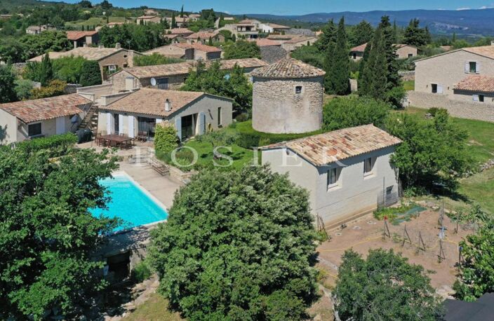 Gordes : rare propriété de village en position dominante avec pi — photo 3