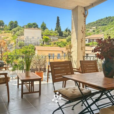 Appartement 3 pièces 220500 €