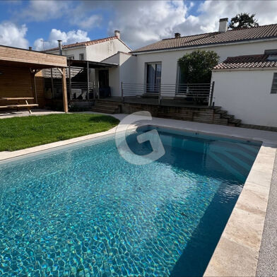 Maison 8 pièces 461900 €