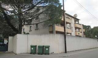 Garage   m² à louer à Nîmes (30900)