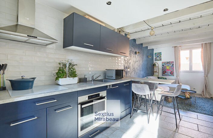 À Vendre - Superbe Duplex Dernier Étage en Centre-Ville Historique — photo 2