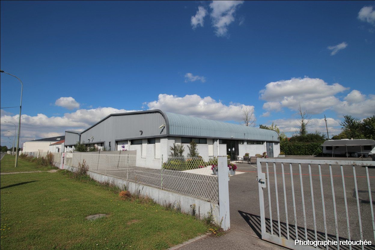 Lons Local commercial 1000 m²