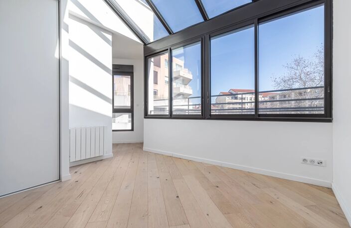 LYON 8 - MONPLAISIR — photo 4