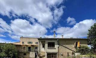 Immeuble  245 m² à vendre à Saint-Trinit (84390)