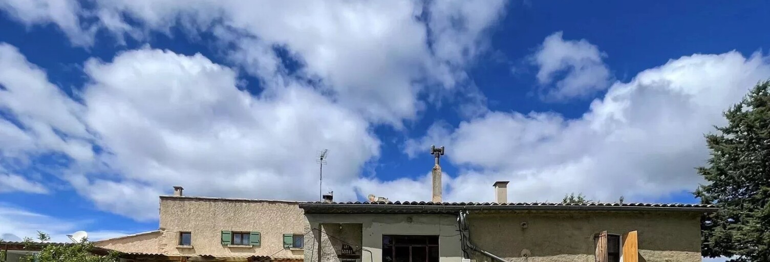 Immeuble  245 m² à vendre à Saint-Trinit (84390)