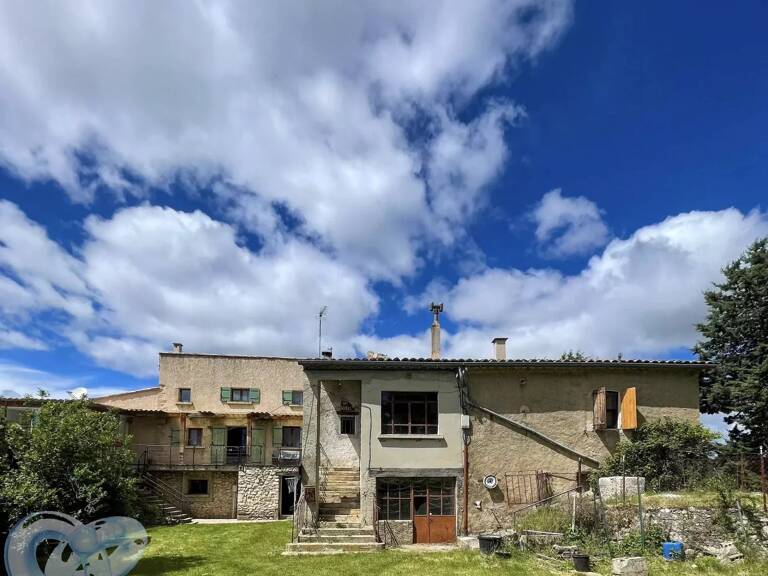 Ensemble immobilier de 245 m² habitables sur 2 ha - — photo 1