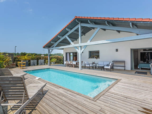 Contemporaine au calme — photo du bien