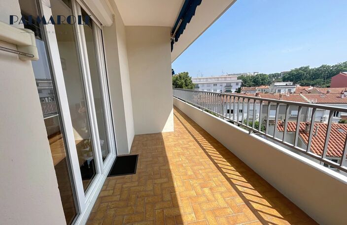 À VENDRE – Perpignan Palais des Congrès – T3 traversant avec cave, terrasse et parking sécurisé — photo 4
