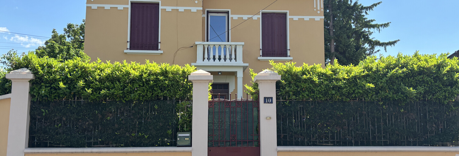 Immeuble  245 m² à vendre à Oullins-Pierre-Bénite (69310)