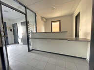 Sur l'axe le plus passant de Libourne, Local commercial vend — photo 2