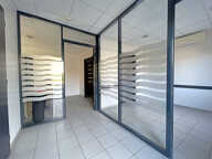 Sur l'axe le plus passant de Libourne, Local commercial vend — photo 3