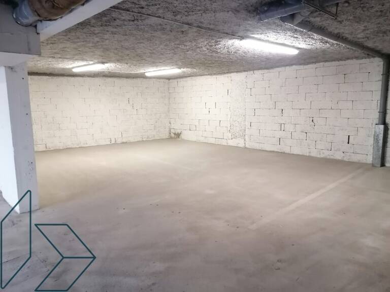 Parking — photo 1