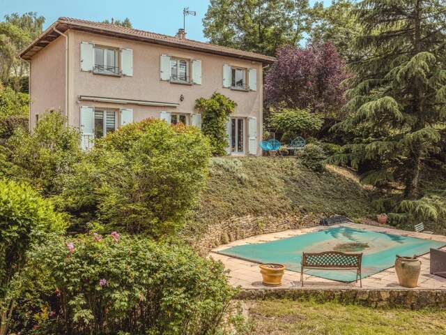 Pavillon sur 2000m2 de terrain - au fond d'une impasse — photo du bien