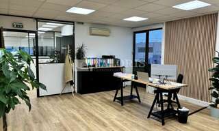 Bureau  60 m² à louer à Bron (69500)